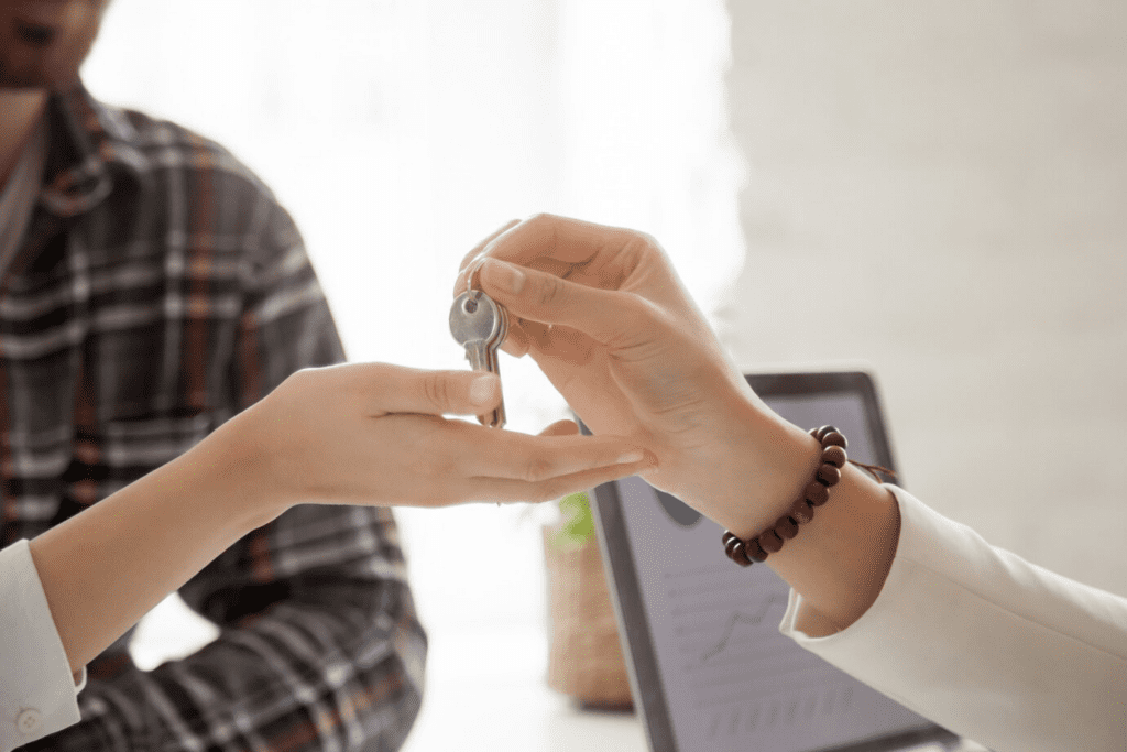 expat mortgage broker uk