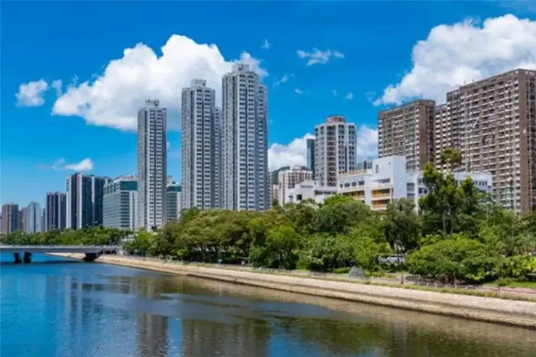 Use HKD income to secure UK mortgage